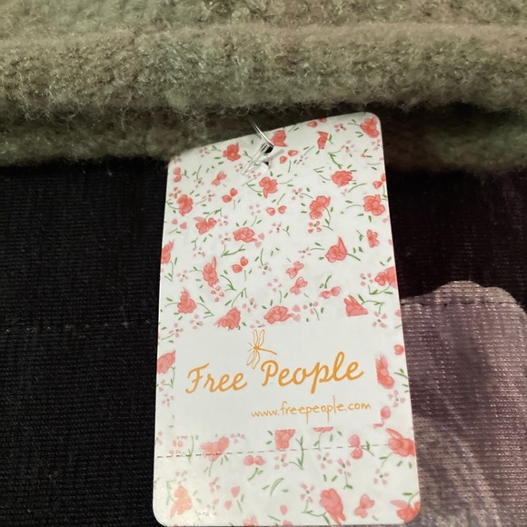 NWT Free People winter hat - Picture 4 of 5